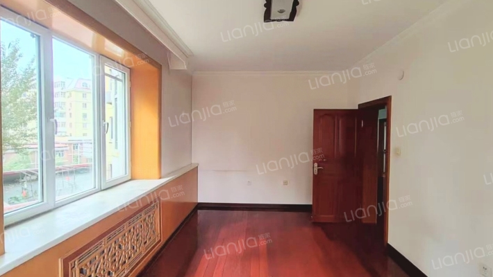 东方小区B区二手房实景图