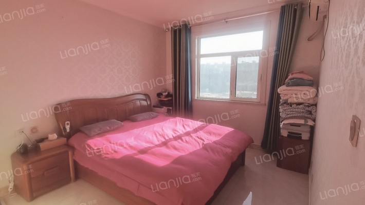 交通便利繁华，房子干净采光好。-卧室A