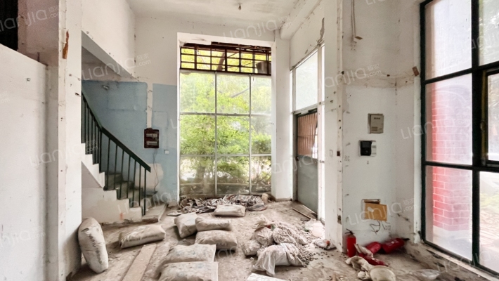 沁湖景岸二手房实景图