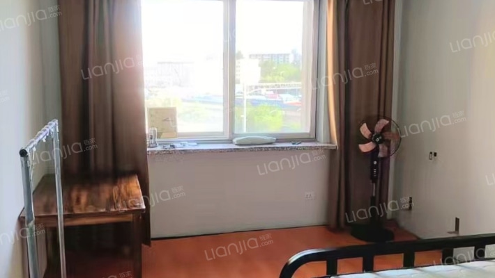 鸡房子小区二手房实景图