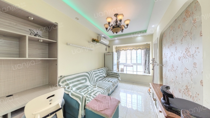 国宾豪庭三期二手房实景图