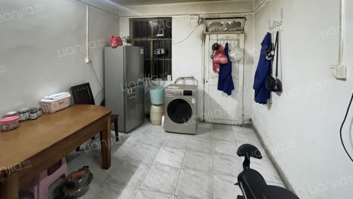 变压器厂宿舍二手房实景图