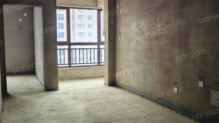 中间楼层房子集中供暖.坡地园林-客厅