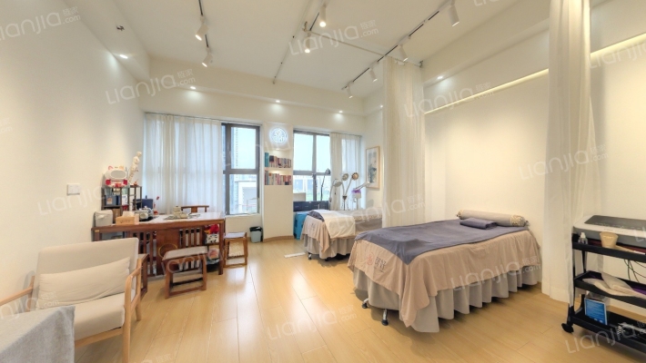 珠江悦湖国际二手房实景图