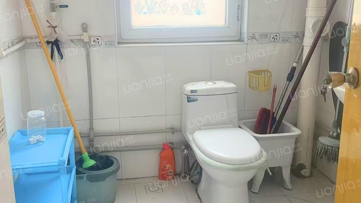 交通便利，购物生活方便，配套齐全-卫生间