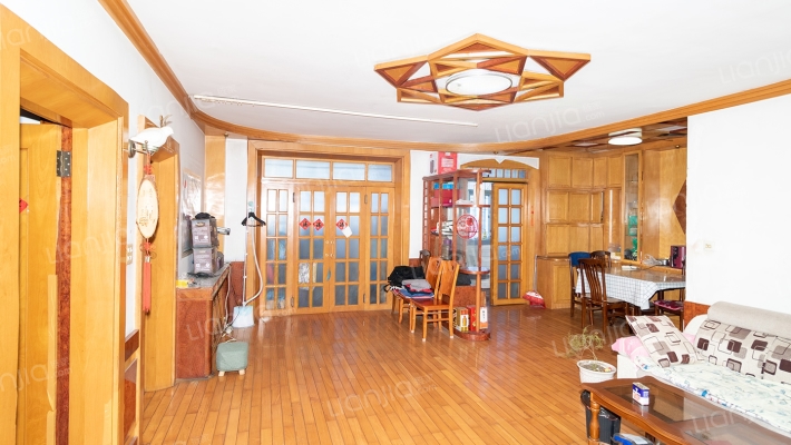 青年湖小区二手房实景图