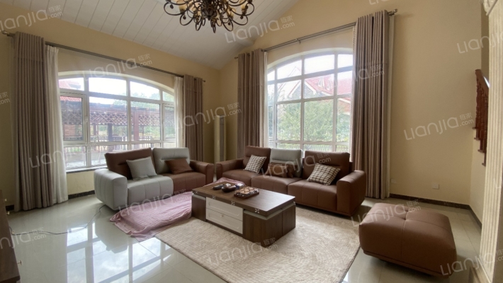 新上 京都高尔夫独栋别墅 客厅大挑空 临水系 带大花园-客厅