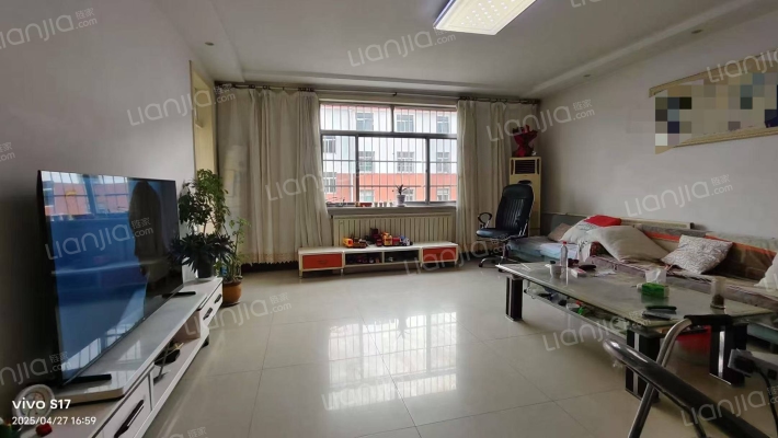 泰岳小区二手房实景图