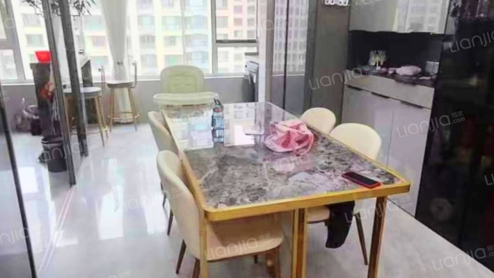 德信御府品质社区，精装修，有房本，不临铁路-餐厅