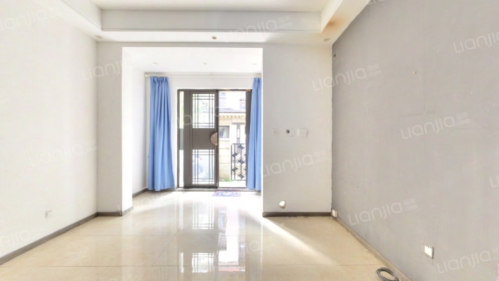 融信铂湾二手房实景图