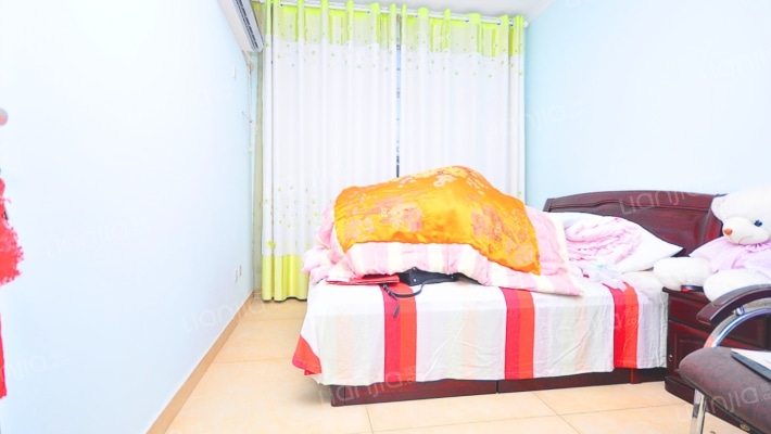 紫荆城 板楼三居室 中间层 精装修 带家具-卧室C