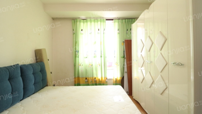玉树家园 三室两厅双卫  小区环境干净舒适 适合居住-卧室C