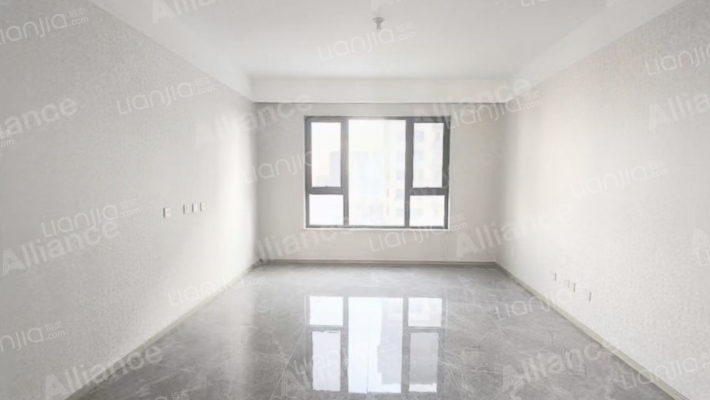 高新区 集中供暖 南北通透三居双卫 精装修 采光无遮挡-客厅