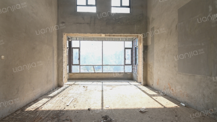 保利半山国际兰乔圣菲二手房实景图