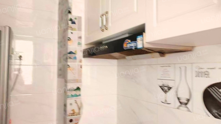 三利中和城一期位置好 其他采光无遮挡  价格合理-厨房