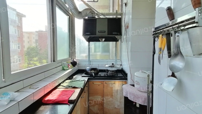 南关 四中附 近正规小两居，税少带小房随时过户-厨房