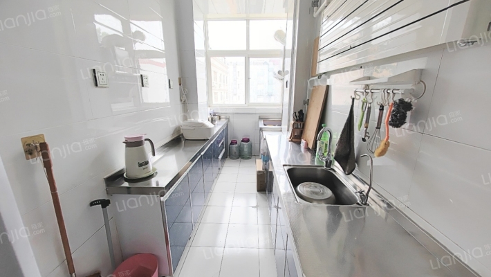 政法街开发区户口集中供暖物业费低拎包入住-厨房