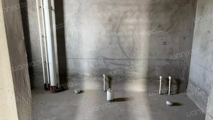 爱丁堡别墅 临湖 双车位 大院子+-卫生间C