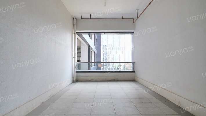 宁泰新港湾二手房实景图