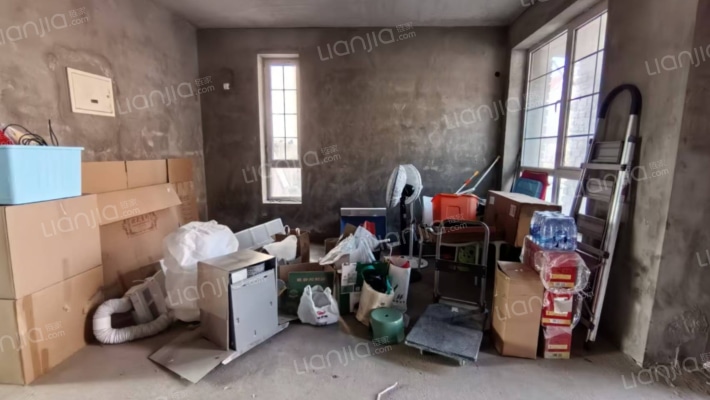 东京都独栋别墅 毛坯 大院子 上下两层 采光好-餐厅