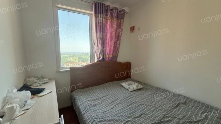 香邑溪谷南北双通透精装修大三中间楼层房本满二-卧室B