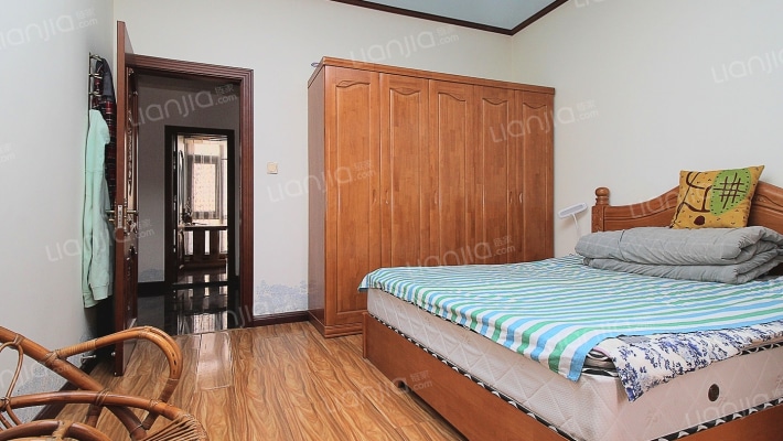 鸿坤理想湾洋房跃层 南北通透四居室 看房方便 精装修-卧室A