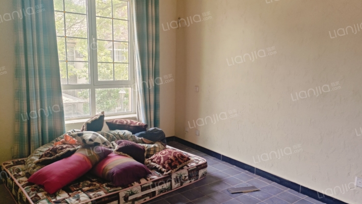 房本满五年 独栋别墅带有院子适合多人口家庭-卧室D