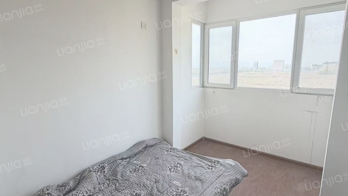 户型方正  南北通透 集中供暖-卧室A