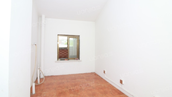 军欣别墅 带花园  满二精装修  停车方便-卫生间A