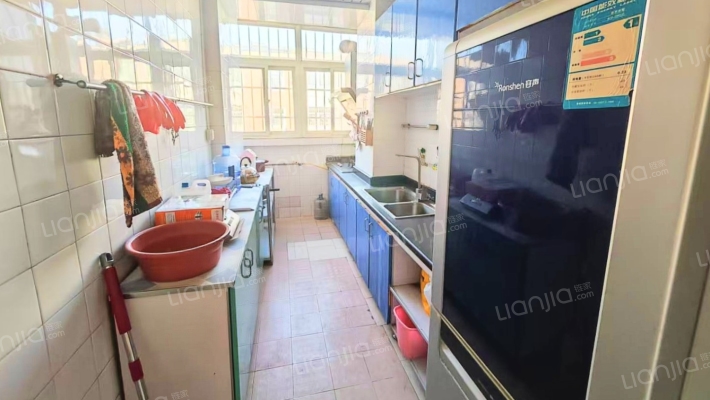 开发区南北通透三居室户型方正大社区集中供暖-厨房