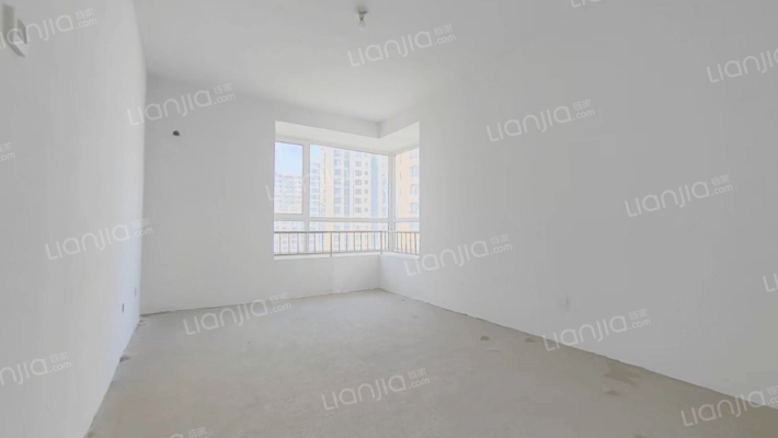 金竹花园南北通透大三居，视野开阔，配套齐全。-卧室C