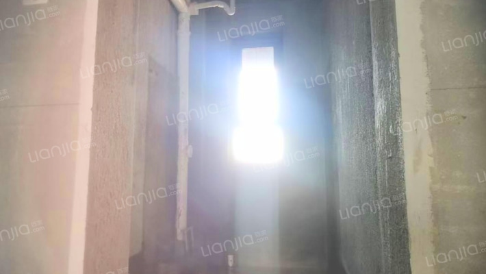 滨江郦城 4室2厅 南 北-卫生间C