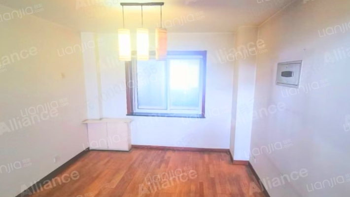 祥和园，满五不唯一，上下两层，联排别墅，采光好-卧室C