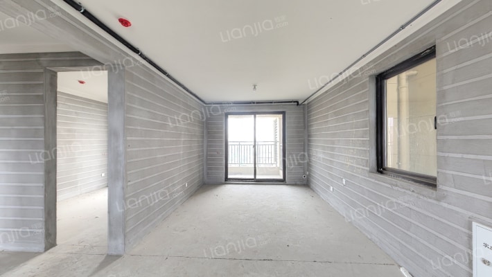 中南绿地云堤二手房实景图