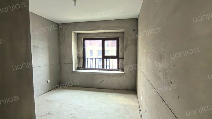 公园旁环境优美叠拼别墅 客厅挑空可封成卧室 居住舒适-卧室B