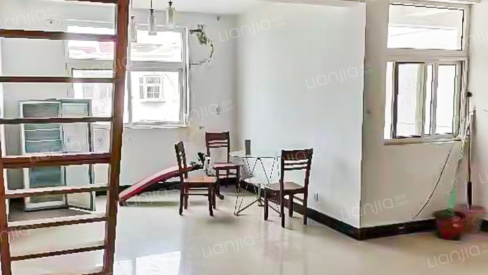 青年路38号二手房实景图