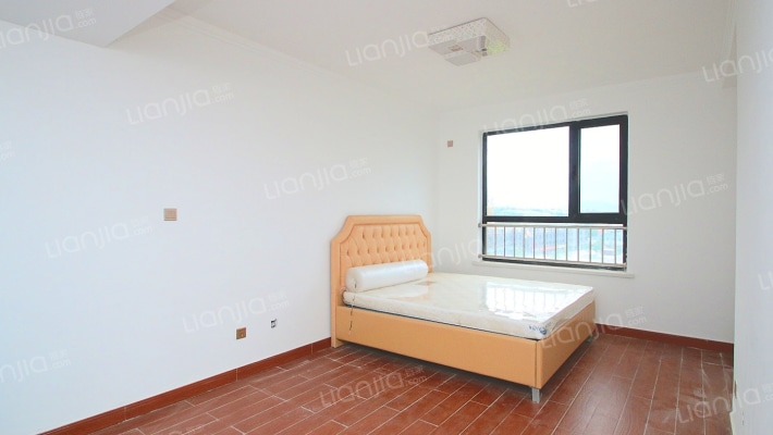 蓝花谷45℃温泉小镇二手房实景图