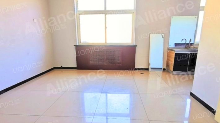 三层别墅本满五 税费低 南北通透格局 通风采光很好-客厅C