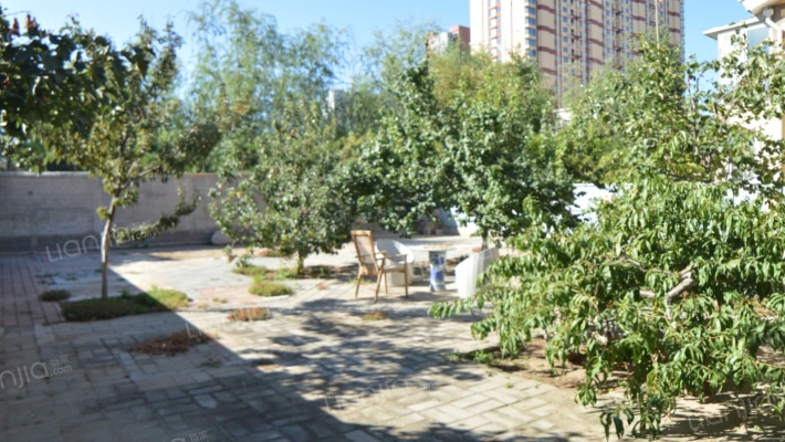 独栋别墅 带装修，看房方便，北二环-露台