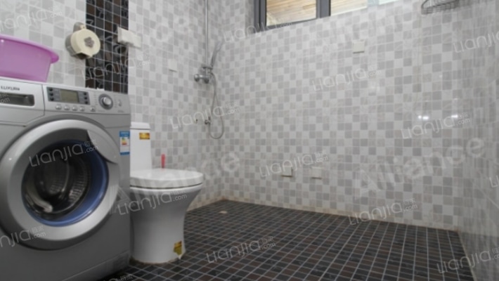 范阳路 竹语堂 双拼别墅 精装修 3层4室 业主急售-卫生间B