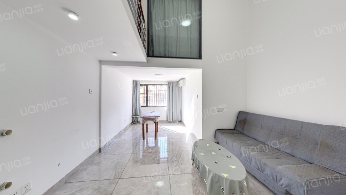 卓越蔚蓝郡二手房实景图