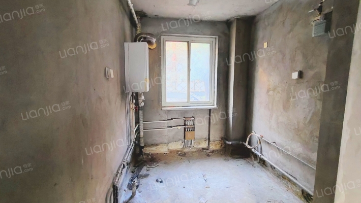 房本满五唯一税费低，户型方正，板楼低楼层，采光好-厨房