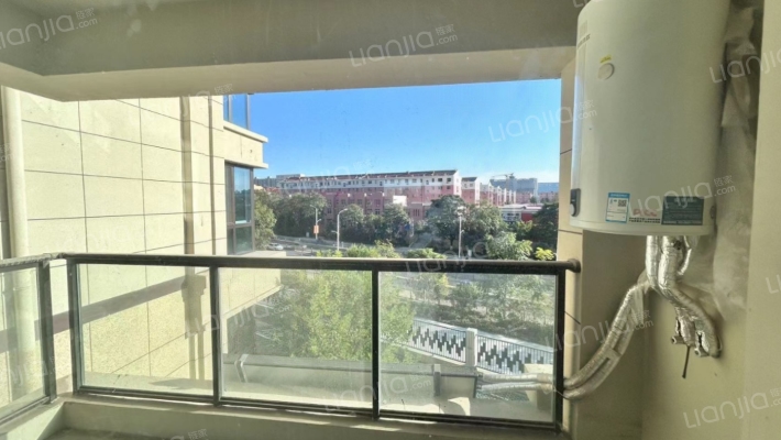 德信御府南北通透三居，双塔西丁龙湖物业市区改善-露台