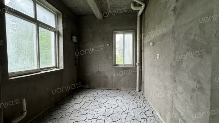 独栋别墅，房本满五唯一，户型好，宽敞通透，居住舒适-厨房