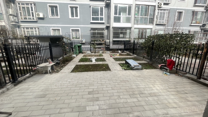 联合六号院 联排别墅 集中供暖 车位免费-花园