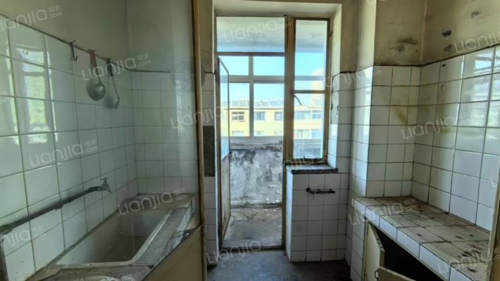 二康东北侧低价三居 房本满五 过度不错-厨房