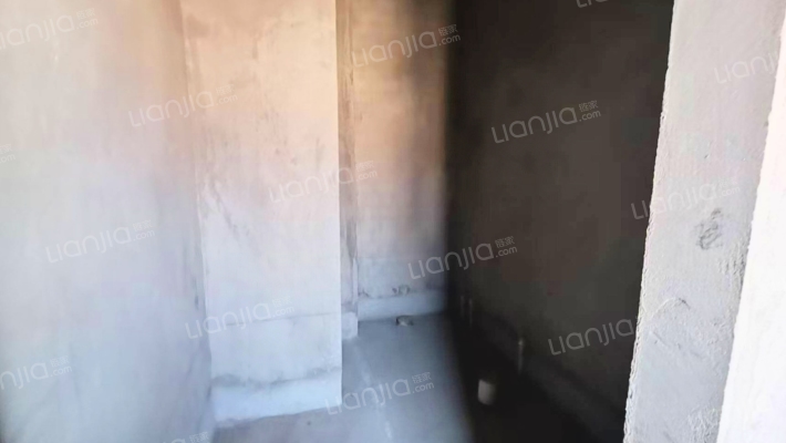 京西 京都高尔夫别墅区 291平南入户的联排别墅急售-卫生间A