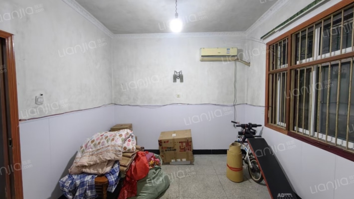 阡山林场宿舍二手房实景图