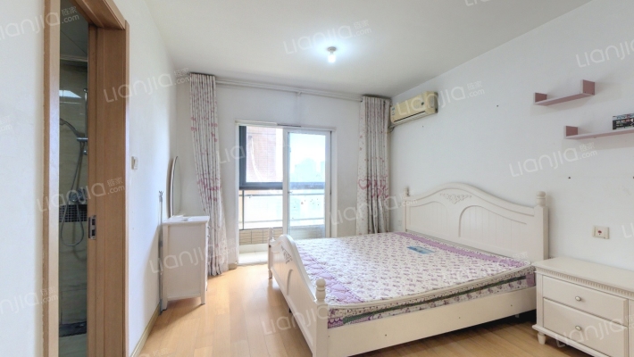 万科城二手房实景图