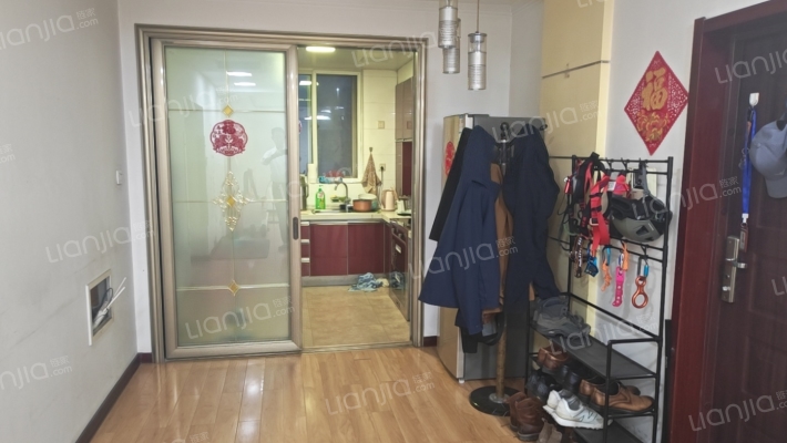 南北通透大两居 自住装修 电梯洋房-餐厅